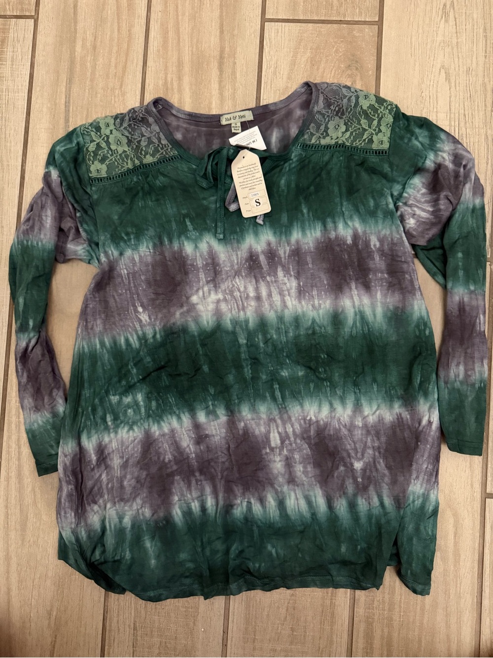 Yak & Yeti Tie-Dye Lace Yoke Long Sleeve Top - Green & Gray size Small NWT